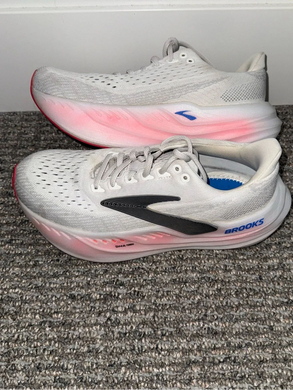 Brooks Glycerin max women's running shoes diva pink/black size 8 Like New